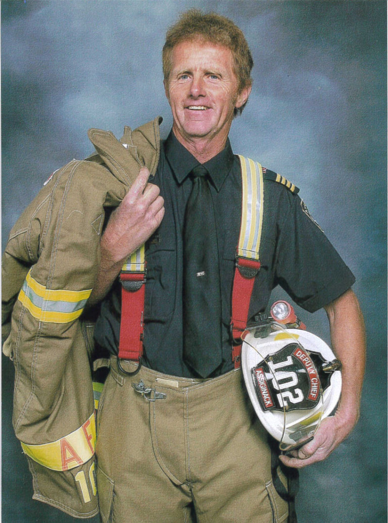 ROBERT (BOB) MACDONALD