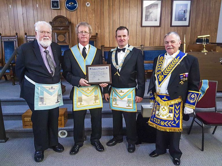 Bob MacDonald honoured for blood donor clinic work