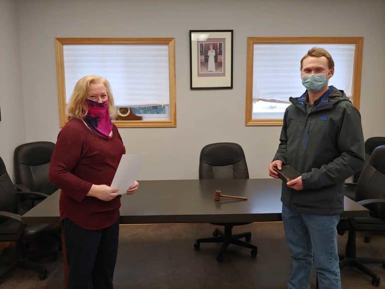 Newest Gordon/Barrie Island councillor officially is sworn in