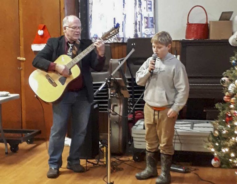 Community shares intimate Christmas Day dinner