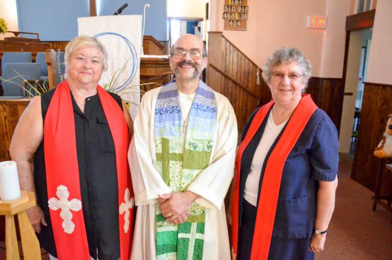 New Little Current minister celebrated in covenanting service