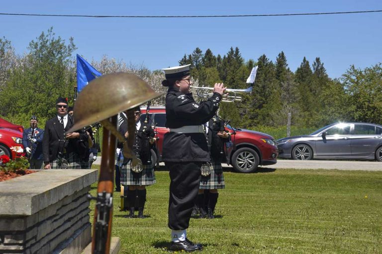 Decoration Day draws large crowds under blue skies