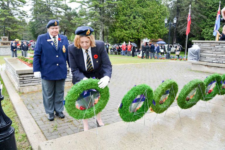 Decoration Day observance draws stalwart crowd to Memorial Gardens