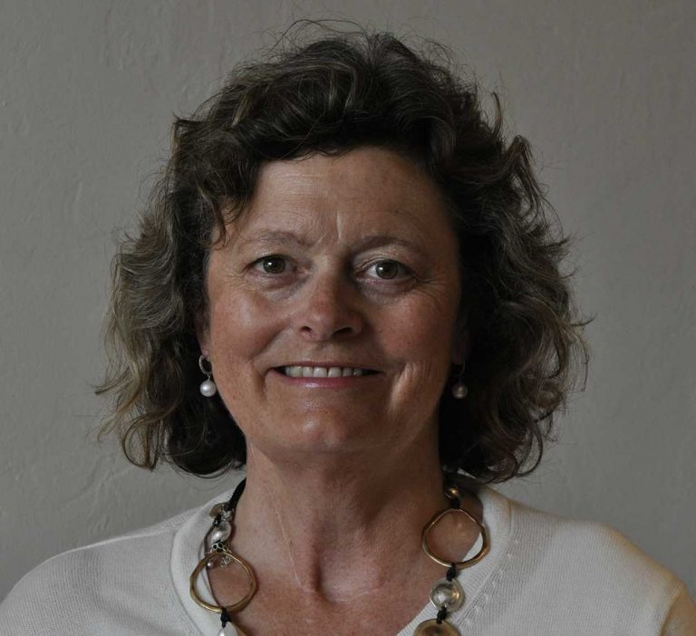 Diane Meehan receives Patient Impact Award from the Ontario Pharmacists Association