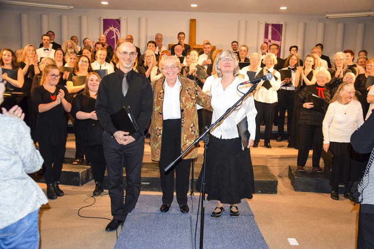 Famed choral group Elmer Iseler Singers wows Mindemoya crowd