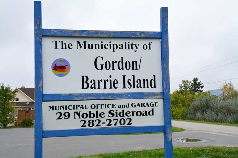Gordon/Barrie Island  council accepts bid for  major additions to hall