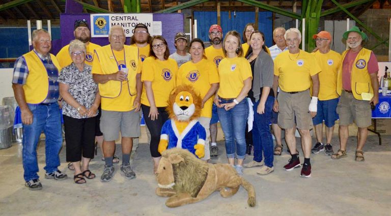 Lions host successful Homecoming Weekend, say farewell to elimination draw