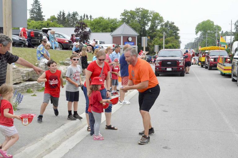 MPP Michael Mantha celebrates the significance of volunteerism