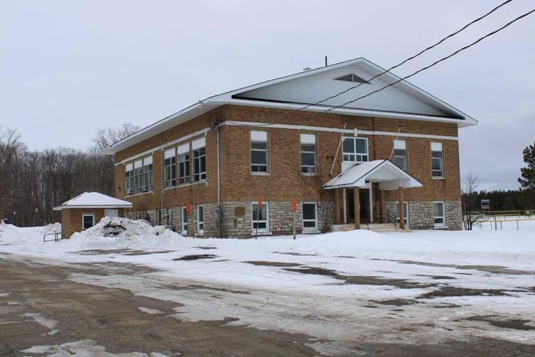 Committee recommends delay in issuing request for proposal to demolish Mindemoya Old School