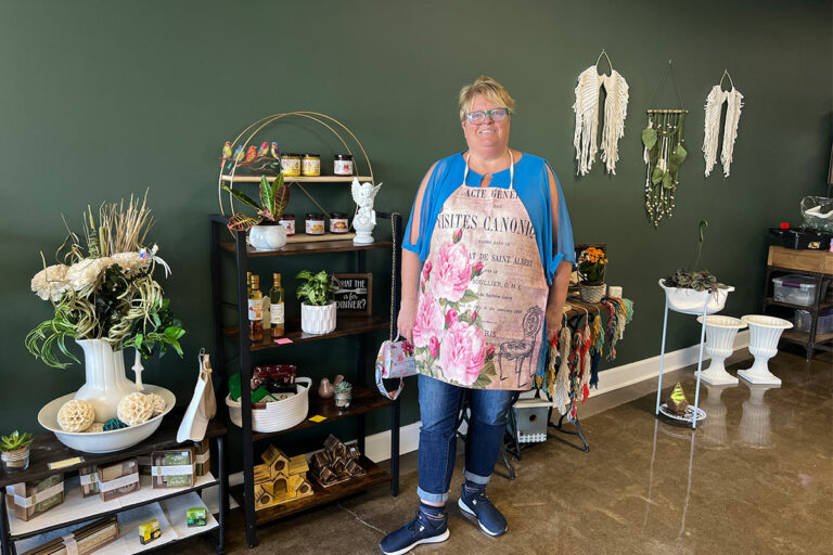 New florist shop opens in Little Current
