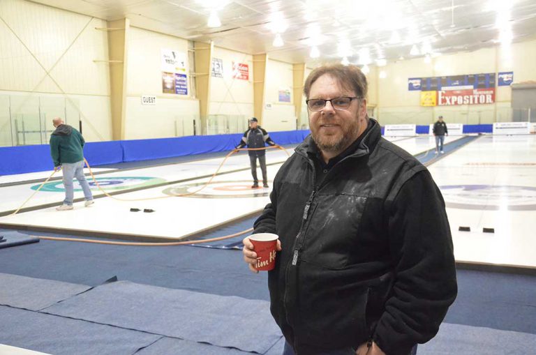 Professional ice makers take over Little Current arena