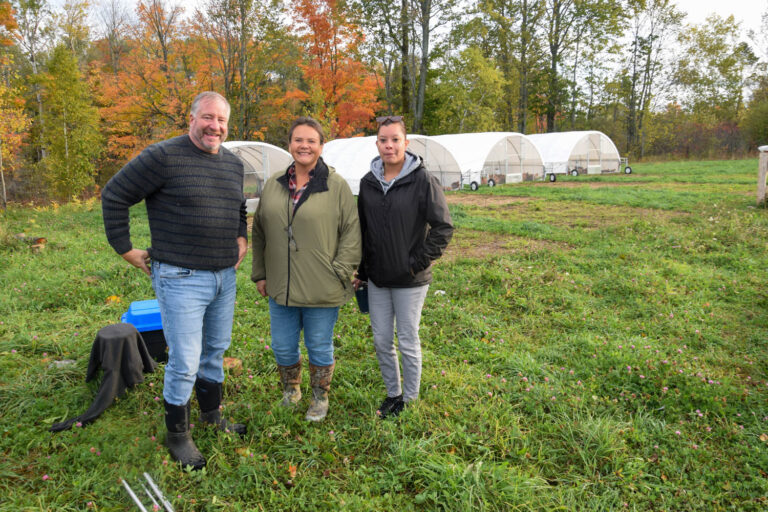 Algoma-Manitoulin MPP tours innovative Wiikwemkoong food security partnerships