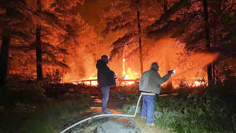 McGregor Bay citizen volunteers battle blaze, keep it from spreading to nearby Killarney Provincial Park