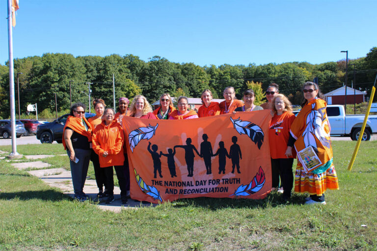 M’CHIGEENG RALLIES SUPPORT