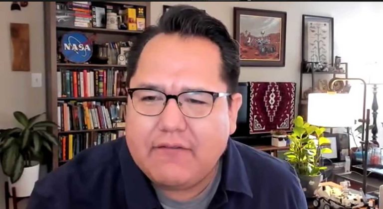 Navajo NASA engineer visits Wiikwemkoong robotics team, encourages them to “dream bigger”