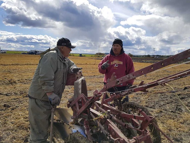Little Current duo qualifies for International Plowing Match