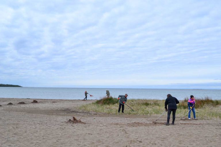 Beach Action Day seeks to clean Providence Bay on Wednesday, August 3 from 9:30 am to 4:30 pm