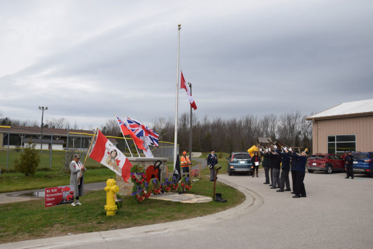Aundeck Omni Kaning unveils new cenotaph momument