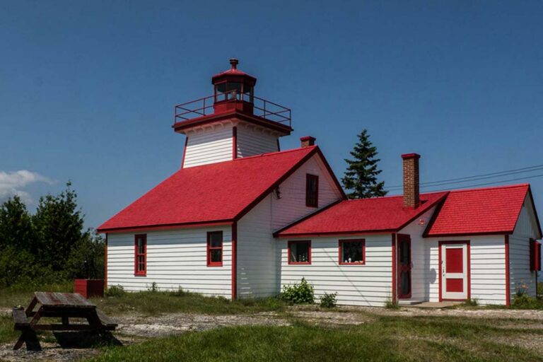 Dawson citizens group seeks lease on Mississagi lighthouse
