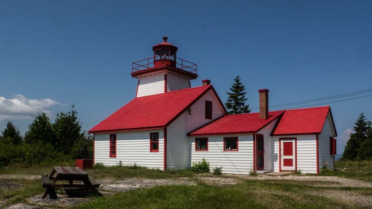 Community supports local management of Meldrum Bay lighthouse and park