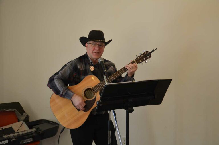 Downtown Little Current minstrel to be inducted into Great Northern Opry