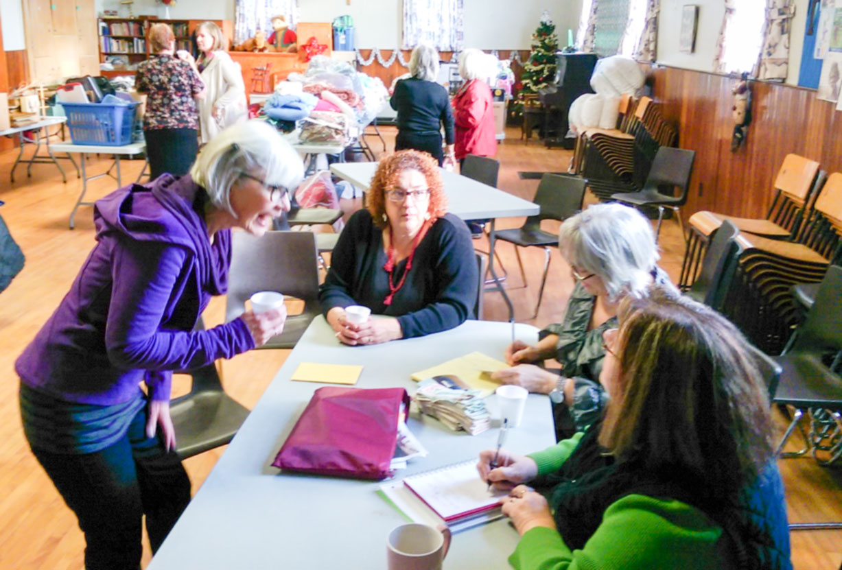 Islanders shower invited refugees with household gifts