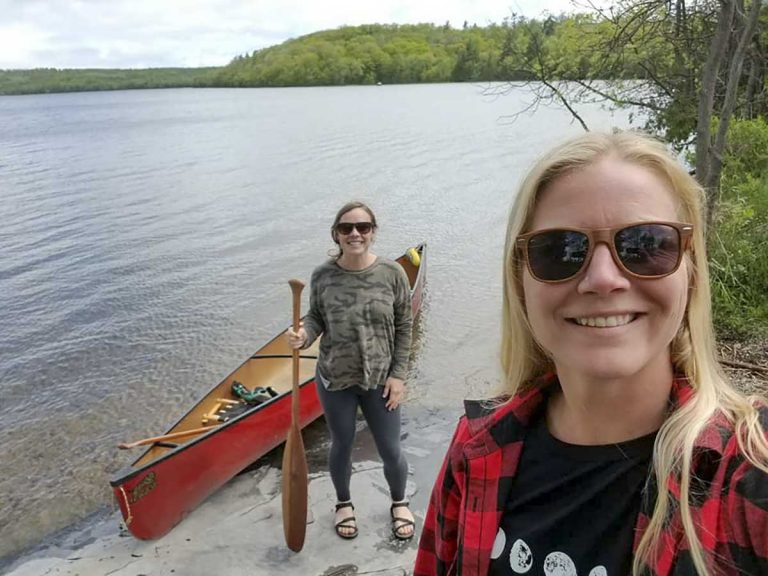 Paddling duo plans to circumnavigate all Island lakes