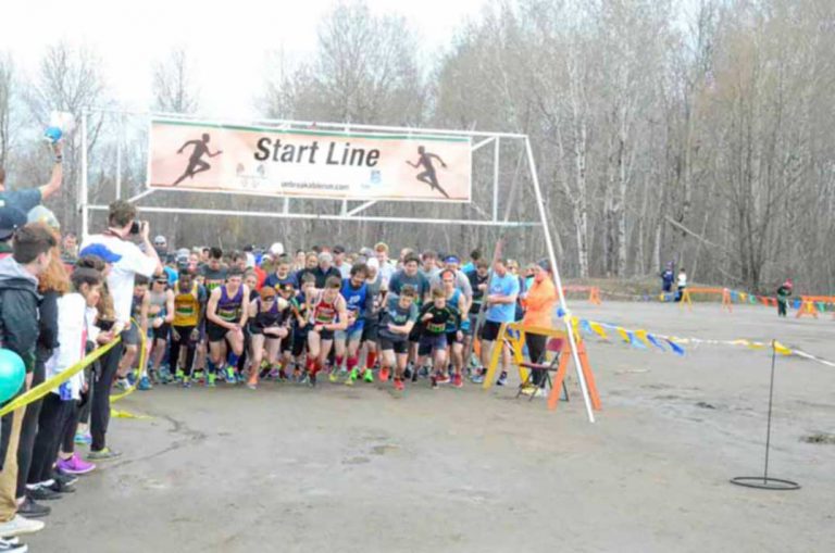 Island runners take on 5K for mental health