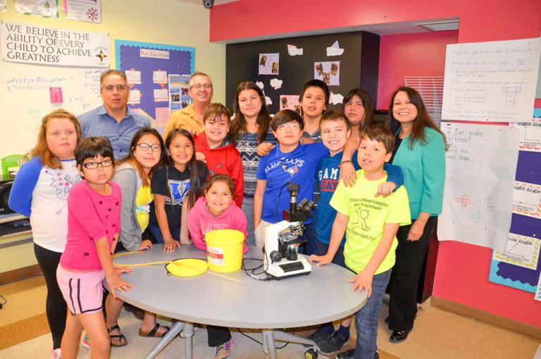 Walleye incubator installed at Shawanosowe School