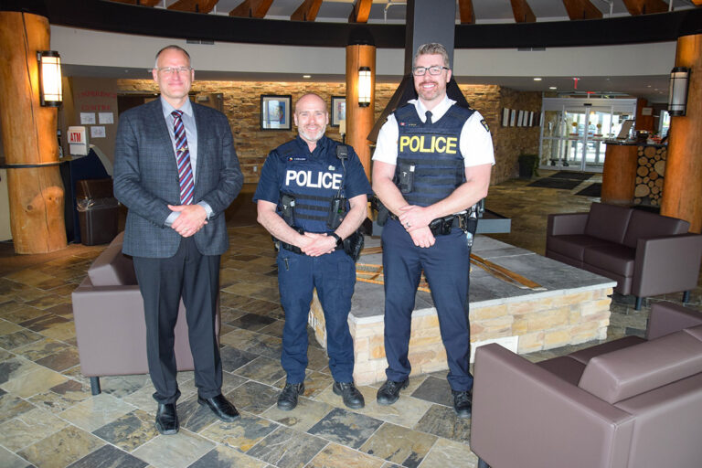 Wiikwemkoong Police hosts tactical seminar with four regional forces