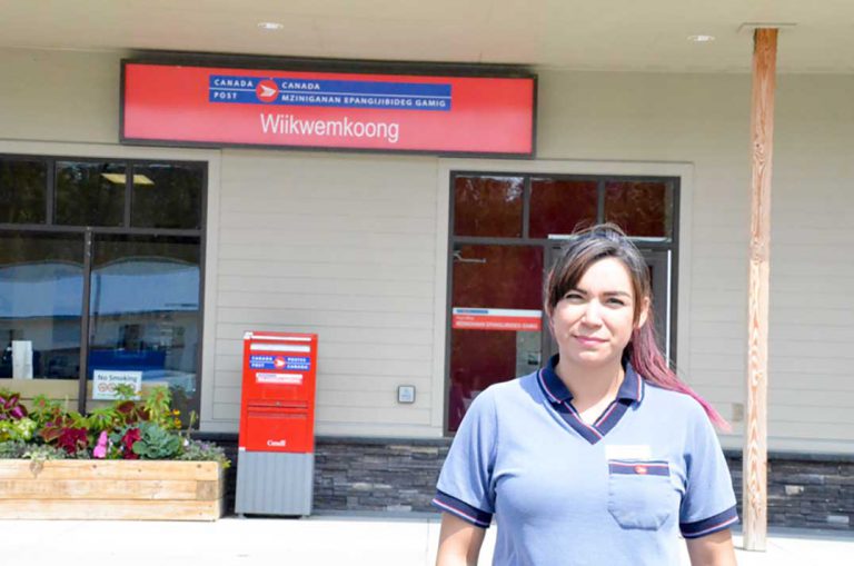Wiikwemkoong Post Office installs Anishinaabemowin signage