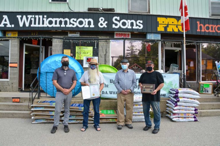 Mayor gifts Williamson family a key to Central Manitoulin