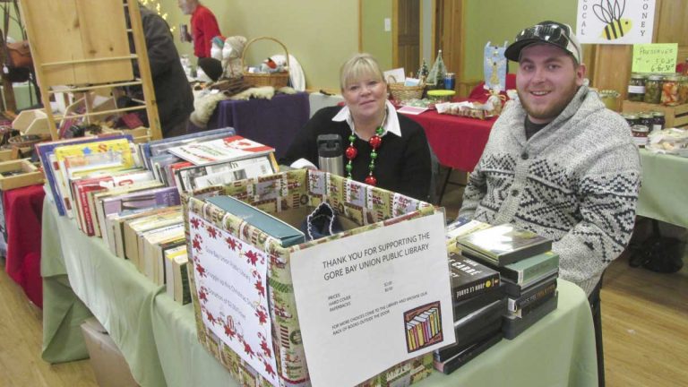 Advent market brings in lots of shoppers
