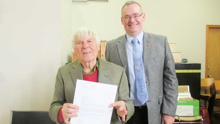 Large crowd gathers for Mayor Austin Hunt’s 90th birthday party