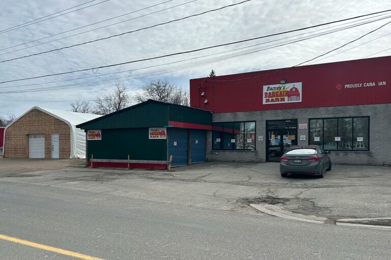 Discount and ‘free’ stores closing in Little Current