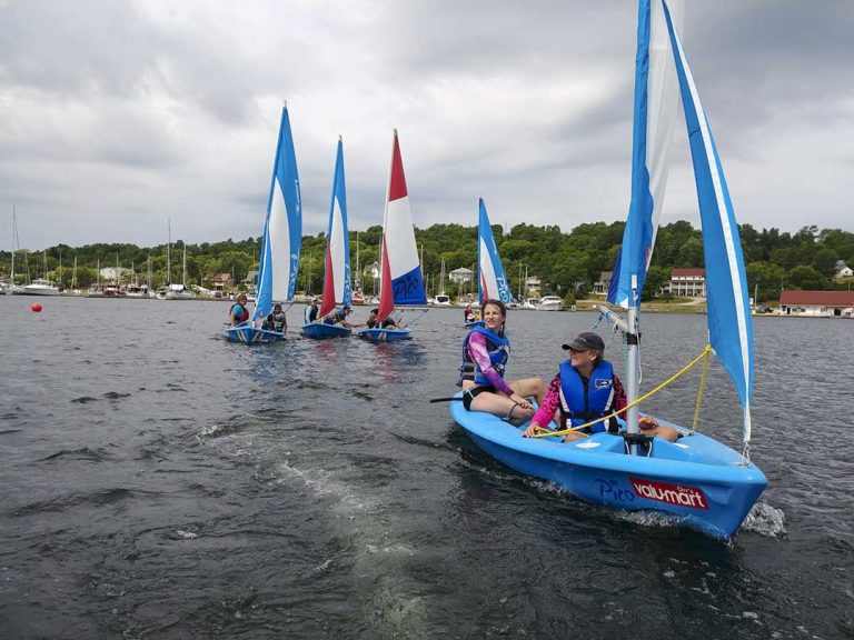 Newly-expanded youth sailing  program sets record for new sailors