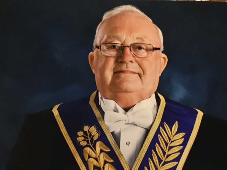 Haweater receives jubilee medal from Grand Lodge of Canada