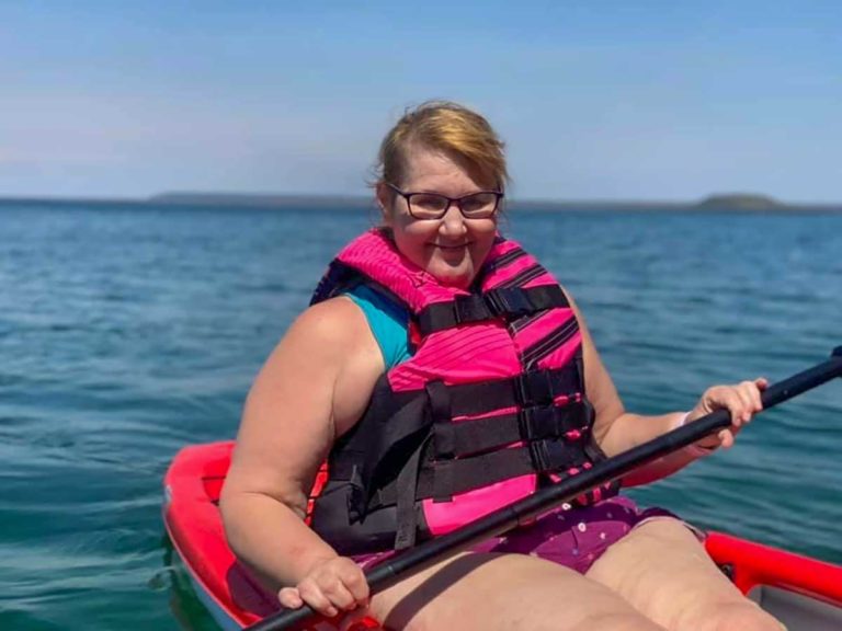 Novice kayaker on Kagawong Lake rescued by boater after lucky cell call