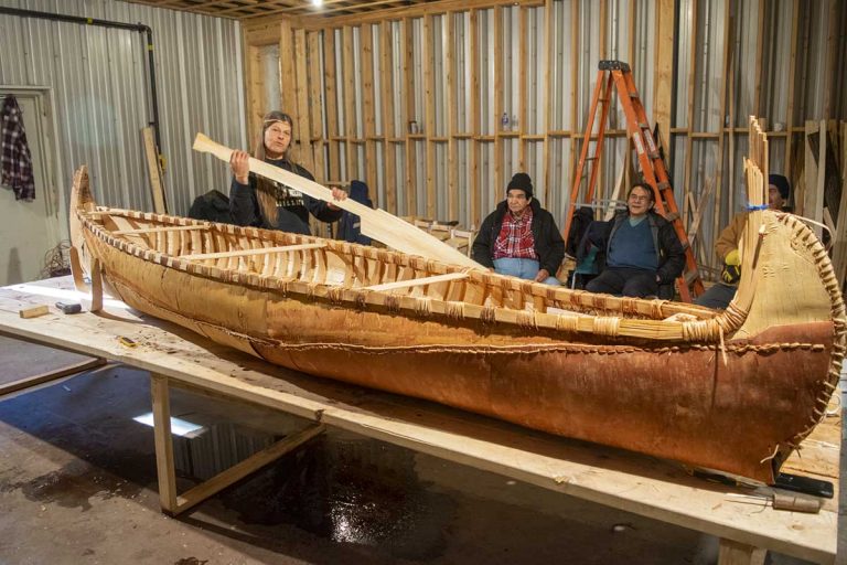 Wiikwemkoong, Debaj revitalize birchbark canoe tradition