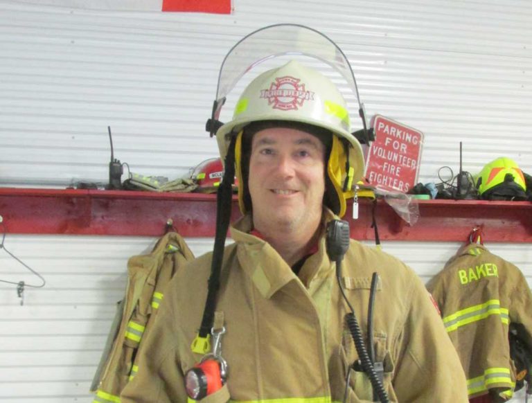 Gore Bay firefighter to be recognized for volunteer efforts during Wolves game