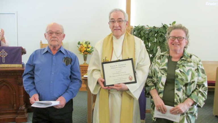 Retired pastor Erwin Thompson receives Minister Emeritus Award