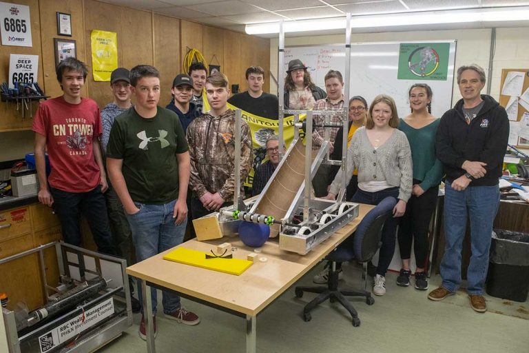 FIRST Robotics Canada president visits MSS team
