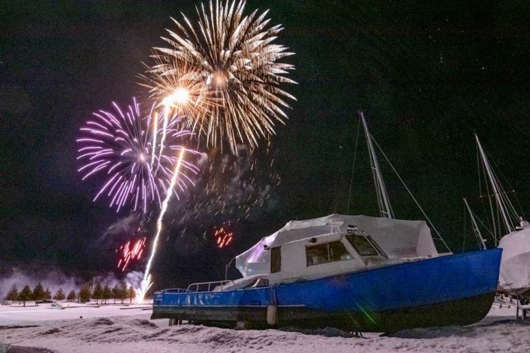 Winter fireworks display dazzles Gore Bay crowd ?