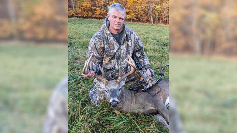 Ice Lake hunter bags once-in-a-lifetime buck