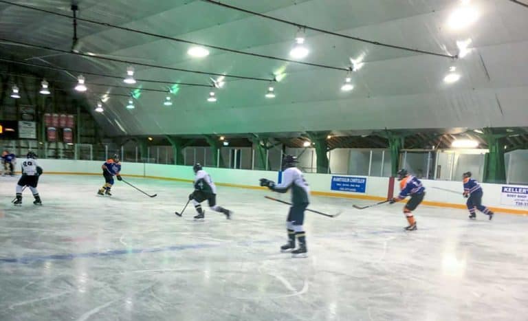 Minor hockey association pauses until new year