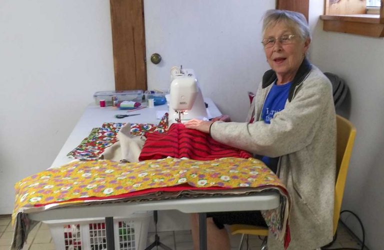 Community creates hygiene kits for  victims of natural  disasters or war