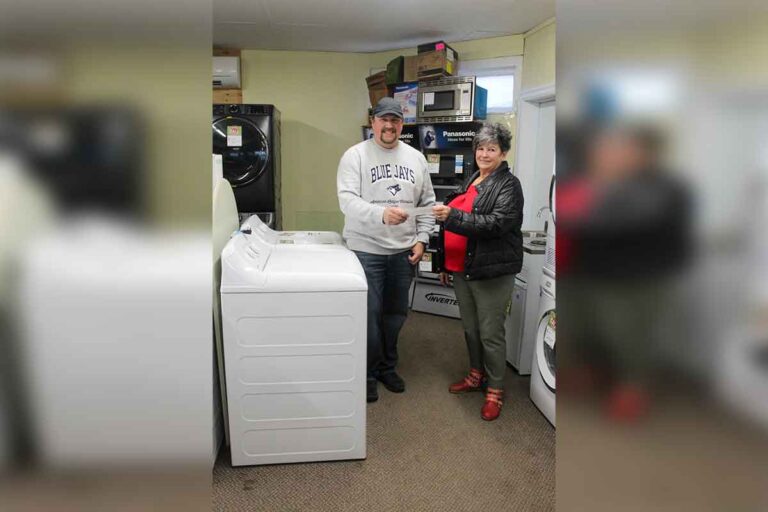 Field naturalists support nature’s helpers