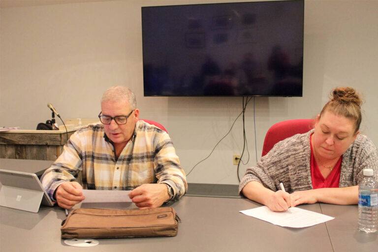 Gore Bay swears in two new councillors