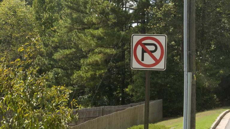 Council requests meeting with OPP  staff sgt. on highway parking issue