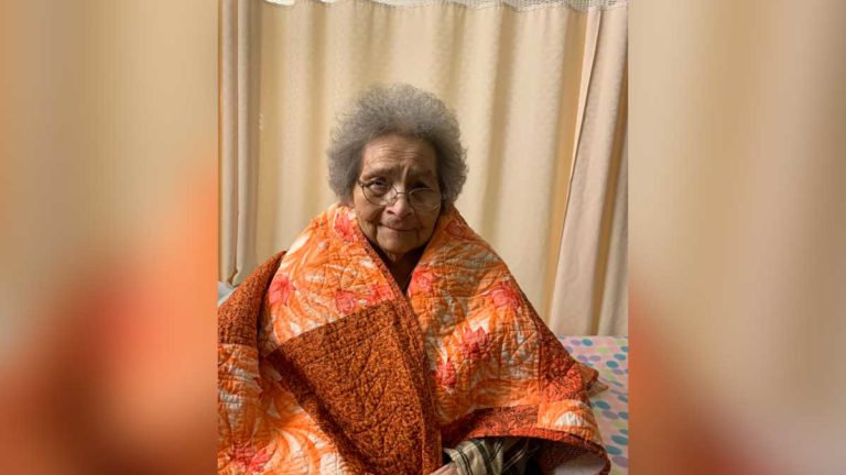 Manitoulin Lodge Nursing Home resident receives gift from “quilts for survivors”